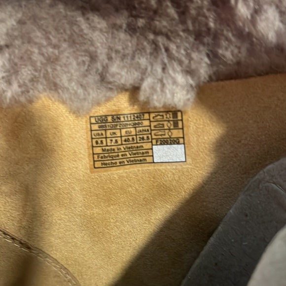 UGG ELISIANA boots - Picture 7 of 7